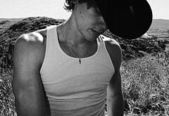 Hunter Doohan shirtless and bulge pics