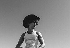 Hunter Doohan shirtless and bulge pics