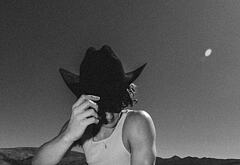 Hunter Doohan shirtless and bulge pics