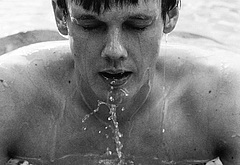 Hunter Doohan shirtless and bulge pics