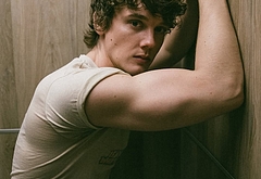 Hunter Doohan shirtless and bulge pics