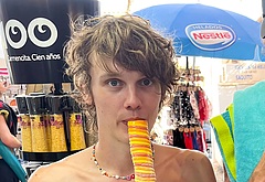 Hunter Doohan shirtless and bulge pics