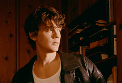 Hunter Doohan shirtless and bulge pics