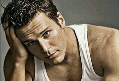 Jonathan Groff shirtless and sexy pics