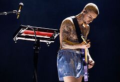 Silk Boxers and Confidence Justin Bieber Redefines Grammys Style