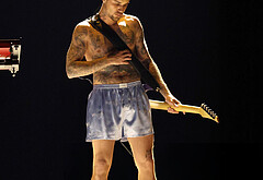 Silk Boxers and Confidence Justin Bieber Redefines Grammys Style