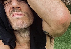 Sam Claflin shirtless and nude scenes