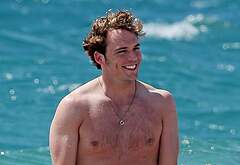 Sam Claflin shirtless and nude scenes
