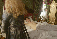 Luke Thompson Nude Scenes in Bridgerton