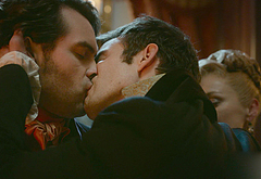 Luke Thompson Nude Scenes in Bridgerton