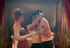 Luke Thompson Nude Scenes in Bridgerton