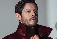 Iwan Rheon sexy photos