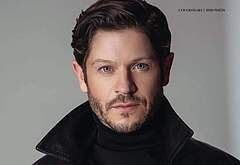 Iwan Rheon sexy photos