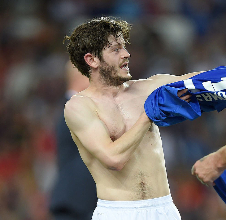 Iwan Rheon shirtless