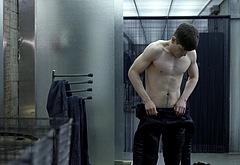 Iwan Rheon shirtless
