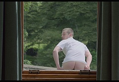 Robert Aramayo nude and gay scenes