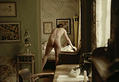 Robert Aramayo bare ass