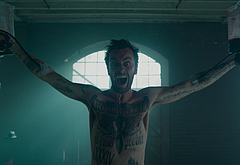 Joseph Gilgun nude and sex scenes