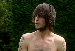 Joseph Gilgun nude and sex scenes