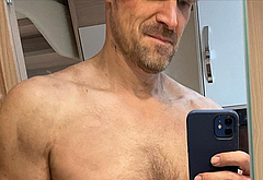 David Harbour shirtless and bulge pics