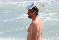 David Harbour shirtless and bulge pics