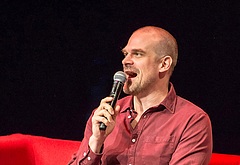 David Harbour shirtless and bulge pics