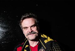 David Harbour shirtless and bulge pics