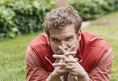 David Harbour shirtless and bulge pics