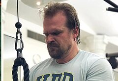 David Harbour shirtless and bulge pics