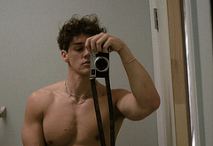 Noah Beck nude and wet underwear photos