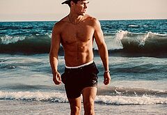 Noah Beck nude and wet underwear photos