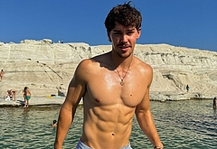 Noah Beck nude and wet underwear photos