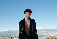 Noah Beck dick bulge and shirtless underwear pics