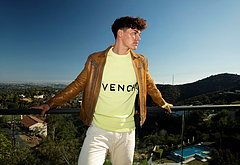 Noah Beck dick bulge and shirtless underwear pics