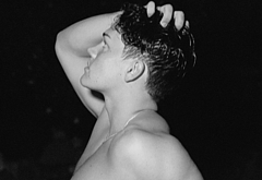 Noah Beck dick bulge and shirtless underwear pics