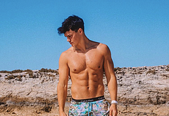 Noah Beck dick bulge and shirtless underwear pics