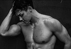 Noah Beck dick bulge and shirtless underwear pics