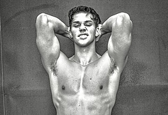 Noah Beck dick bulge and shirtless underwear pics