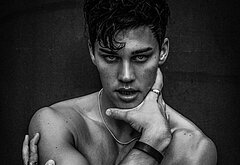 Noah Beck dick bulge and shirtless underwear pics