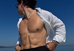 Noah Beck dick bulge and shirtless underwear pics