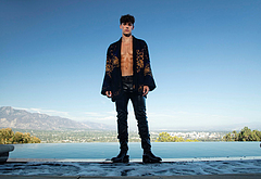 Noah Beck dick bulge and shirtless underwear pics