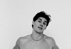 Noah Beck dick bulge and shirtless underwear pics