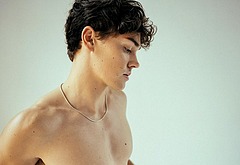 Noah Beck dick bulge and shirtless underwear pics