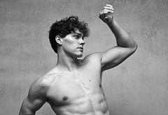 Noah Beck dick bulge and shirtless underwear pics