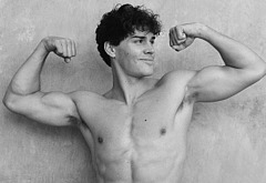 Noah Beck dick bulge and shirtless underwear pics