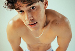 Noah Beck dick bulge and shirtless underwear pics