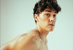 Noah Beck dick bulge and shirtless underwear pics