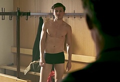 Jannik Schumann nude and gay sex scenes
