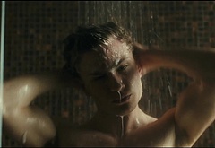 Jannik Schumann nude and gay sex scenes
