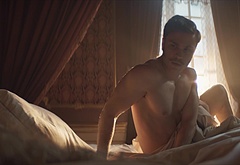 Jannik Schumann nude and gay sex scenes